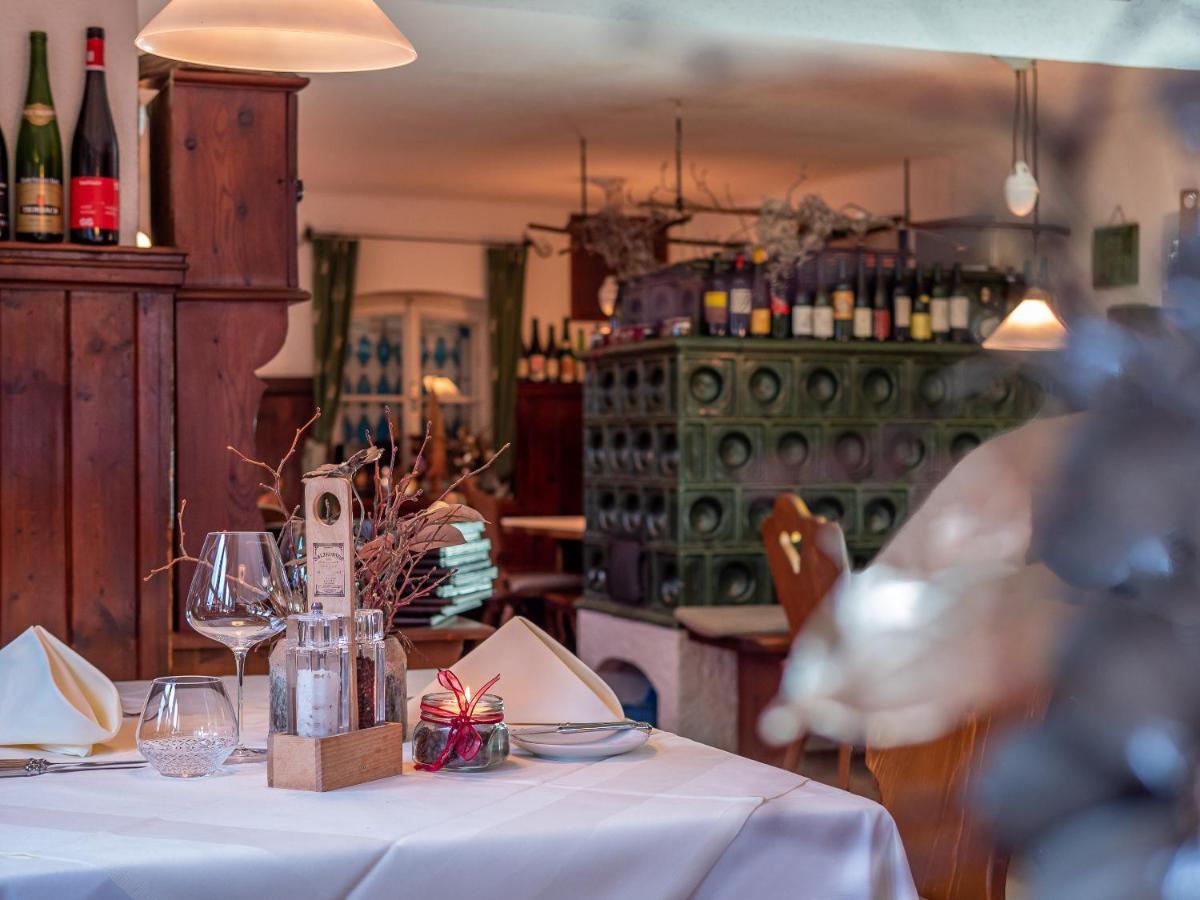 Landgasthof & Restaurant Batzenhaeusl Sankt Gilgen Extérieur photo